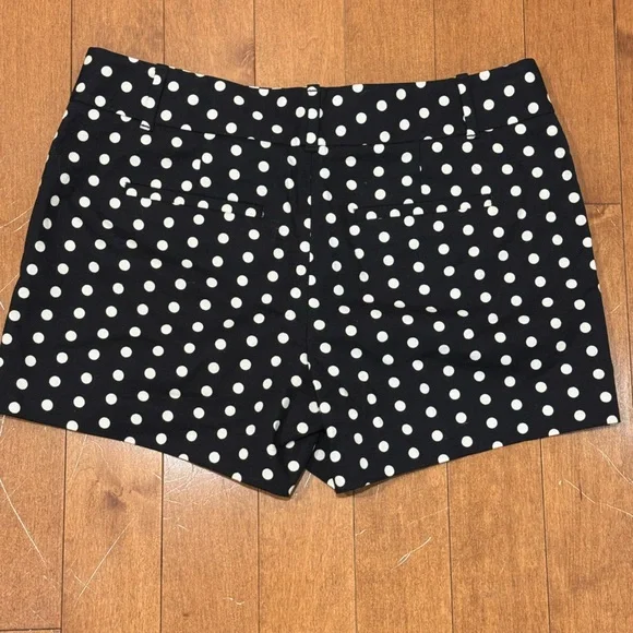 LOFT Black White Polka Dot Shorts Women’s Size 6 Cotton Stretch - Picture 3 of 6